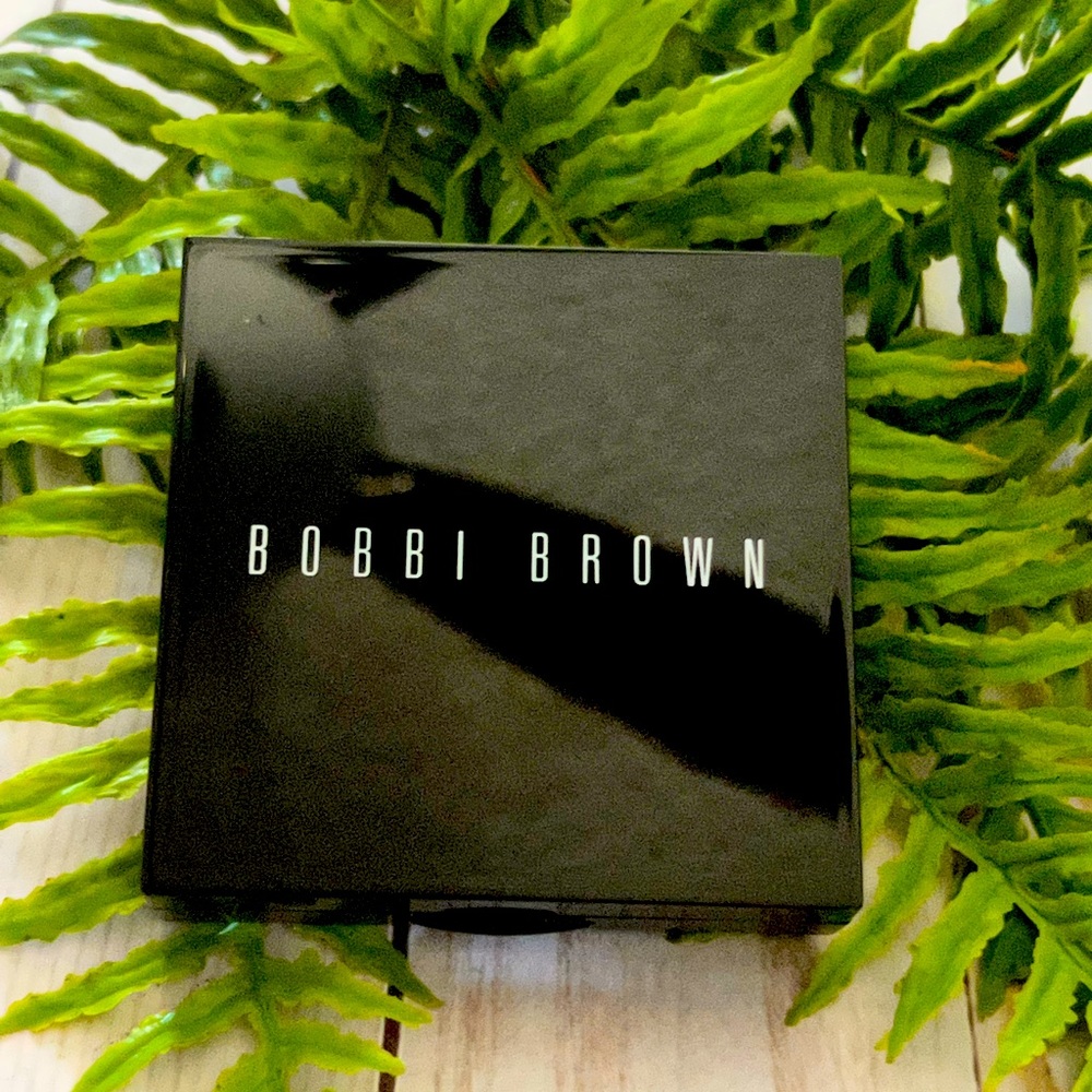 BOBBI BROWN Highlighter in “Bronze Glow”